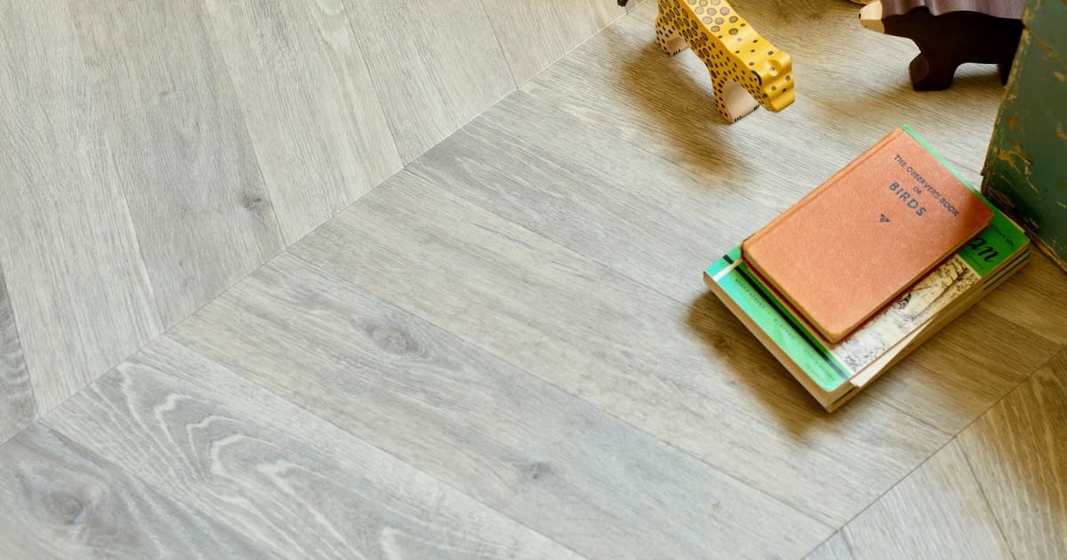 Henley Oak AR0W8740 | Premium LVT Flooring from the Amtico